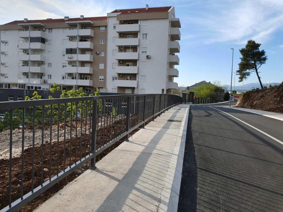 Sunny Hill Suite Ljubovic Подгорица Экстерьер фото